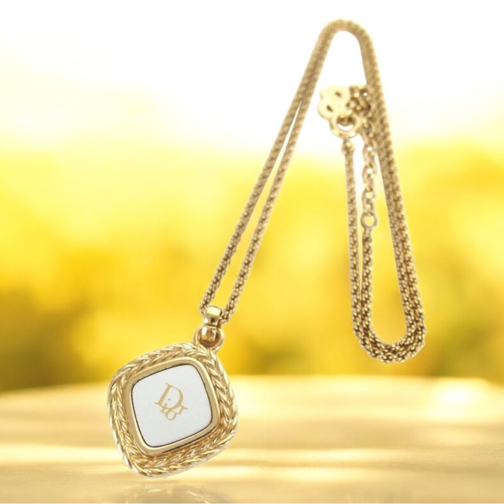 DIOR Signature Logo Necklace- Germany π - Picture 10 of 11